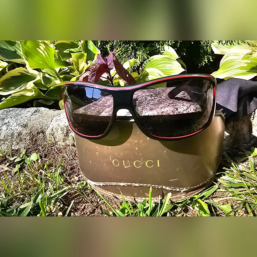 Gucci Vintage Black and Red Sunglasses Men